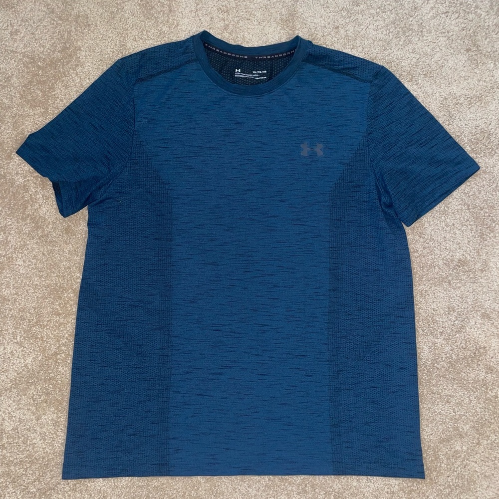 Men’s under armour tshirt size XL